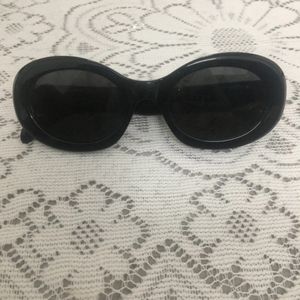 black sunglasses